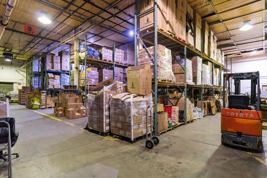 More Photos Of 351 Station Rd, Berryville Manufacturing For Sale