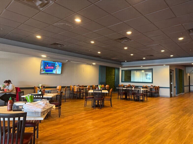 More Photos Of 2237 E Riverside Dr, Austin Restaurant For Lease