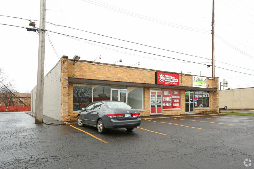 More Photos Of 3022-3026 E Michigan Ave, Lansing Freestanding For Sale