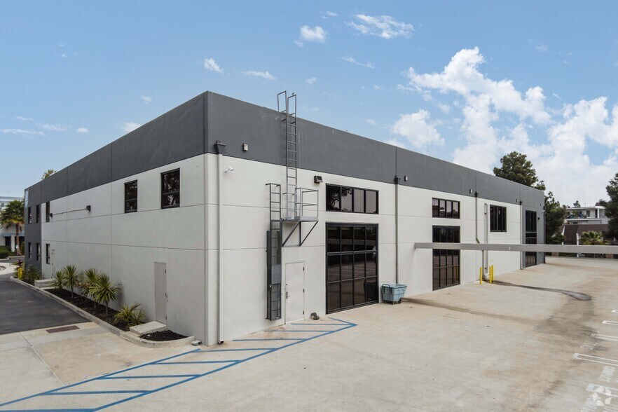 More Photos Of 5800 Uplander Way, Culver City Loft Creative Space For Lease