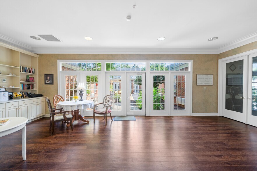 More Photos Of 10171 Papa George St, Daphne Congregate Senior Housing For Lease