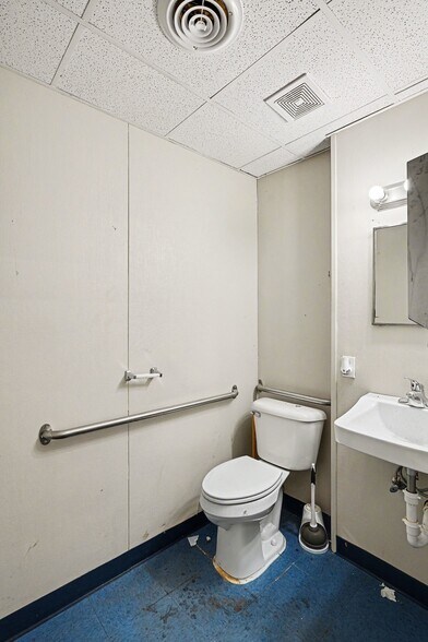 More Photos Of 1834 Bagwell St, Flint Warehouse For Sale