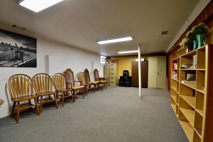 More Photos Of 730 E Auburn Rd, Rochester Hills Religious Facility For Sale
