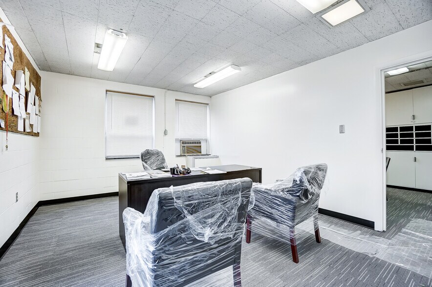 More Photos Of 1106 E High St, Springfield Schools For Sale