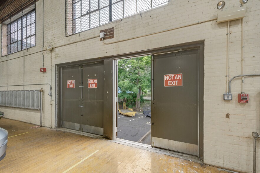 More Photos Of 330 Main St, Manchester Loft Creative Space For Sale