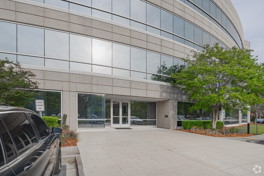 More Photos Of 4000 Faber Place Dr, North Charleston Coworking Space