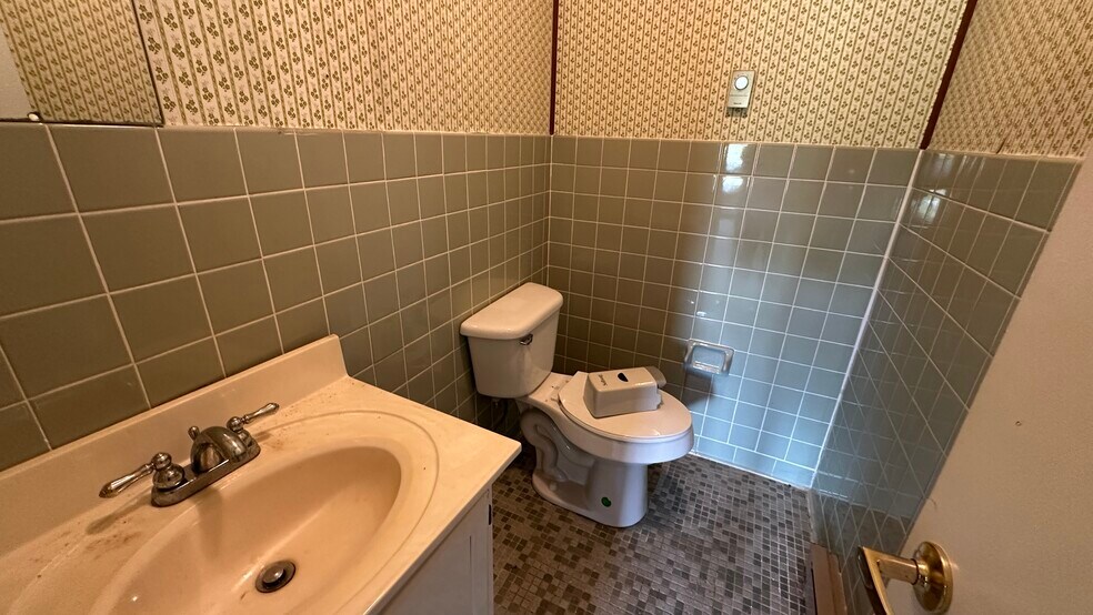 More Photos Of 444 Elmwood Ave, Alderson Medical For Sale