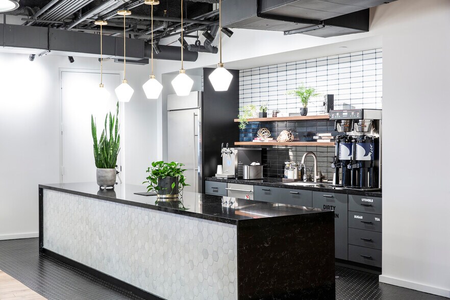 More Photos Of 600 Fifth Ave, New York Office For Lease