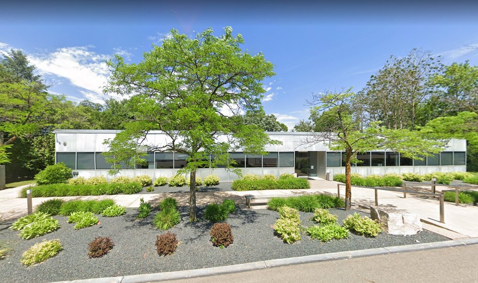 Primary Photo Of 1000 Parkers Lake Rd, Minnetonka Office Residential For Lease