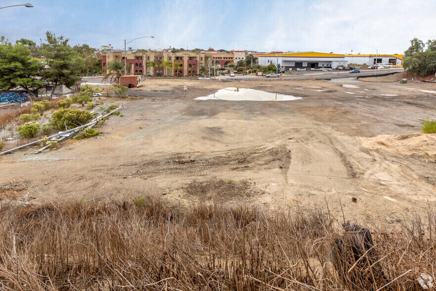 More Photos Of 4970 Market St, San Diego Land For Sale