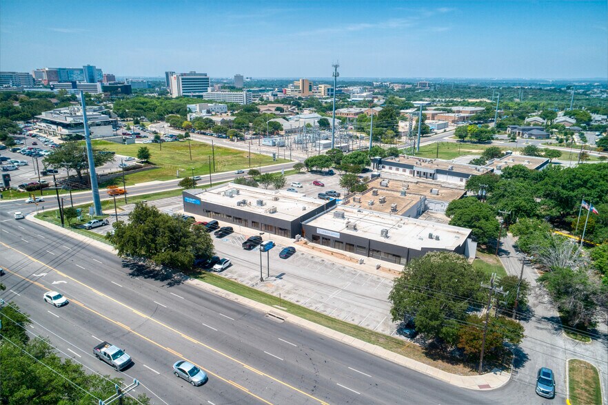 More Photos Of 8637 Fredericksburg Rd, San Antonio Storefront Retail Office For Lease