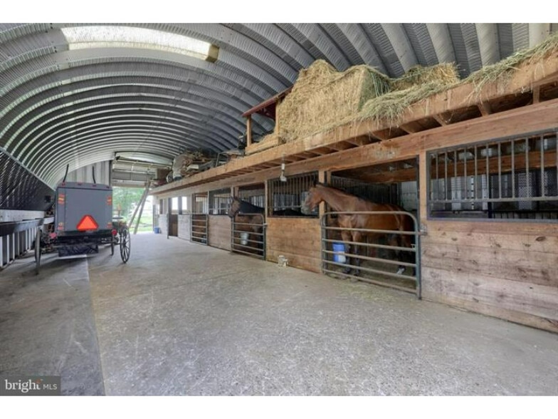 More Photos Of 240 Railroad Ave, Bird In Hand Flex For Sale