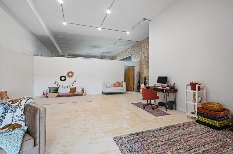 More Photos Of 102 State St N, Waseca Office For Sale