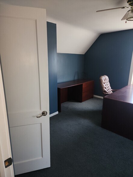 More Photos Of 536 W State St, Hastings Office Residential For Lease