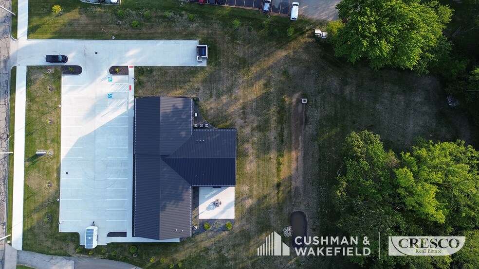 More Photos Of 29992 Lorain Rd, North Olmsted Office For Sale