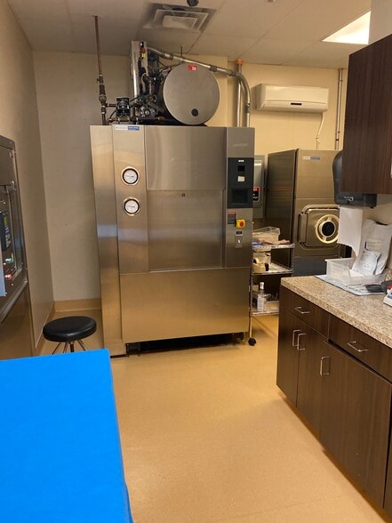 More Photos Of 461 Goffle Rd, Wyckoff Medical For Lease