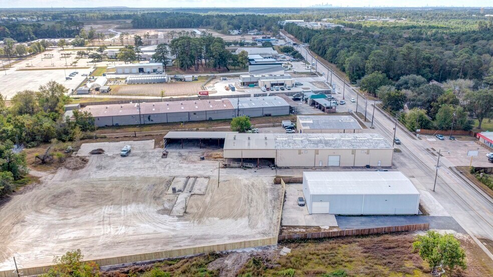 More Photos Of 1215 S Houston, Humble Warehouse For Lease