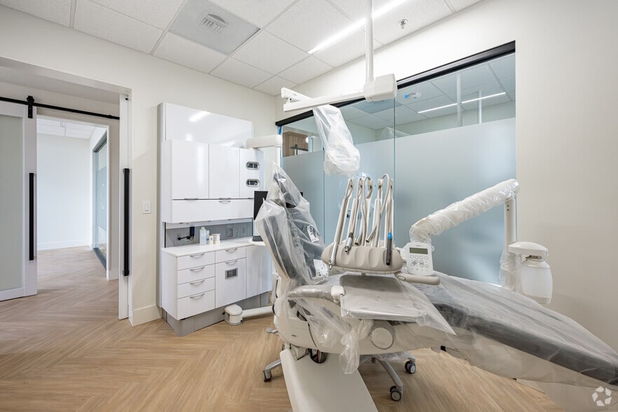 More Photos Of 5624 Philadelphia St, Chino Medical For Lease