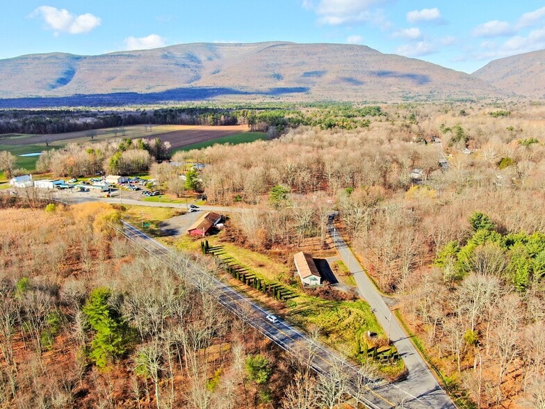 More Photos Of 8 Rt 32A, Saugerties Service Station For Sale