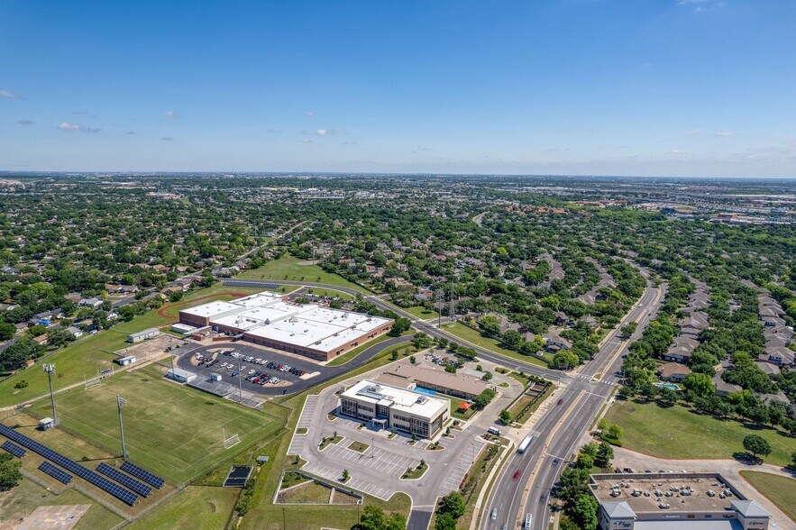 More Photos Of 12601 Metric Blvd, Austin Office For Sale