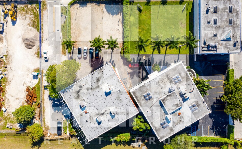 More Photos Of 3620 NE Miami Pl, Miami General Retail For Sale