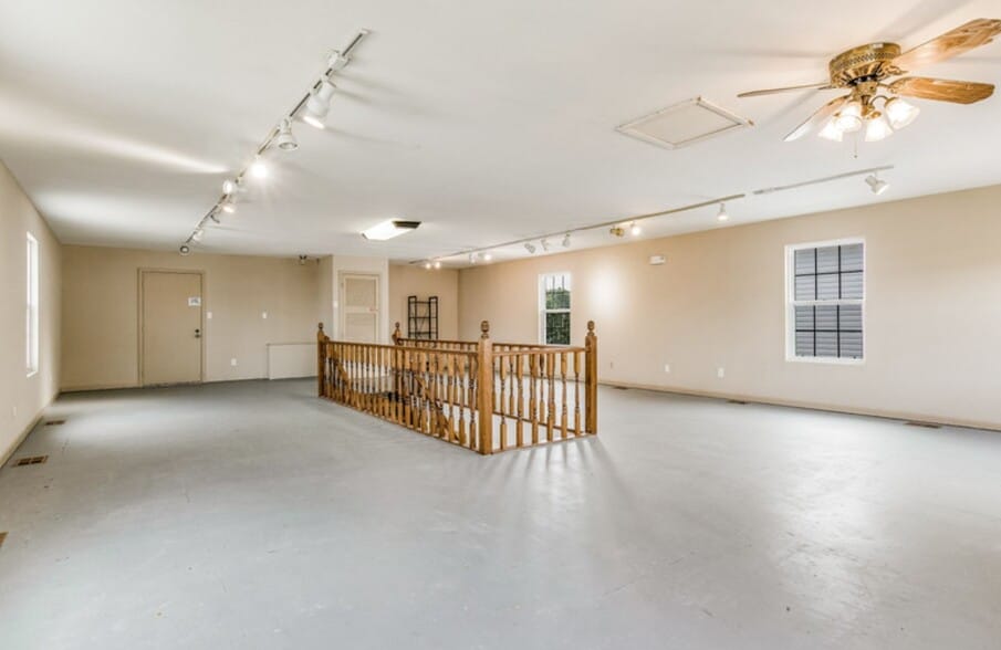 More Photos Of 1113 N 9th Ave, Pensacola Freestanding For Lease