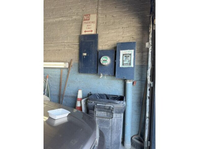 More Photos Of 1068 Utica Ave, Brooklyn Auto Repair For Sale