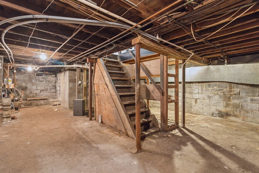 More Photos Of 469 Main St, West Sayville Restaurant For Sale