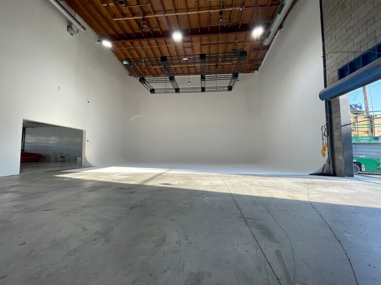 More Photos Of , North Hollywood Unknown For Sale