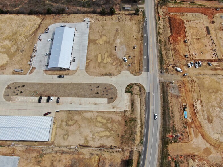 More Photos Of 6815 Rendon Bloodworth Rd, Fort Worth Storefront For Lease