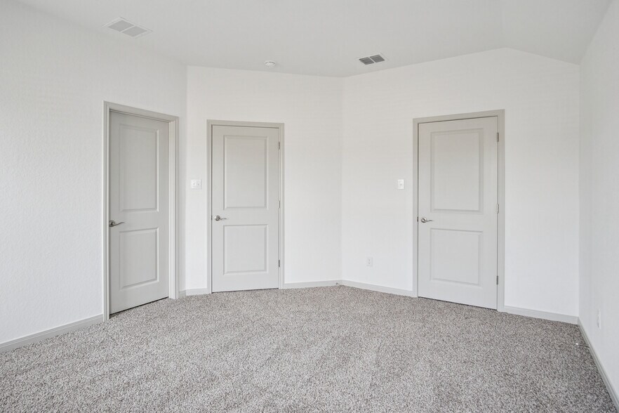 More Photos Of 6408 Segovia Ranch, San Antonio Apartments For Sale