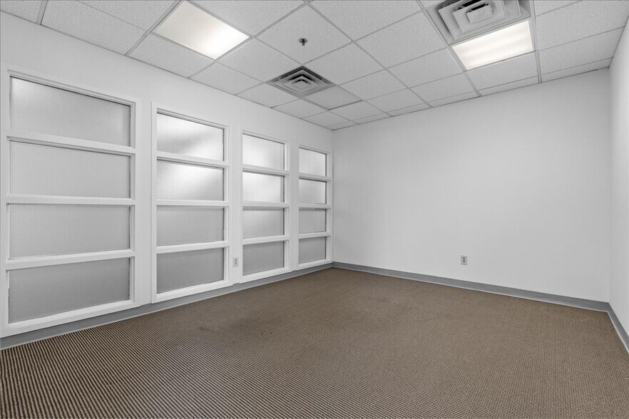 More Photos Of 4259 W Swamp Rd, Doylestown Office For Lease