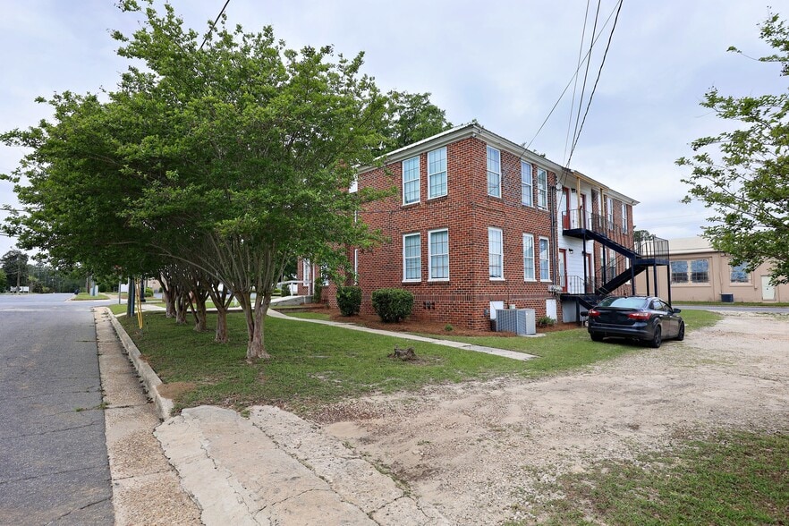 More Photos Of 150 Church St SW, Pelham Office Residential For Sale