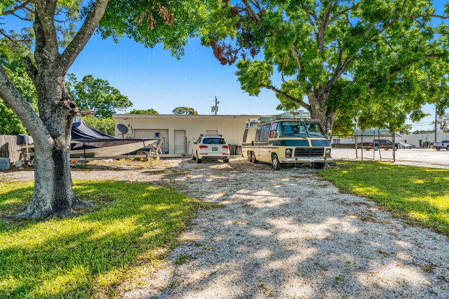 More Photos Of 1615 14th Ave, Vero Beach Medical For Sale