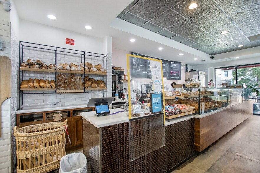 More Photos Of 1945 W Wilson Ave, Chicago Medical For Lease