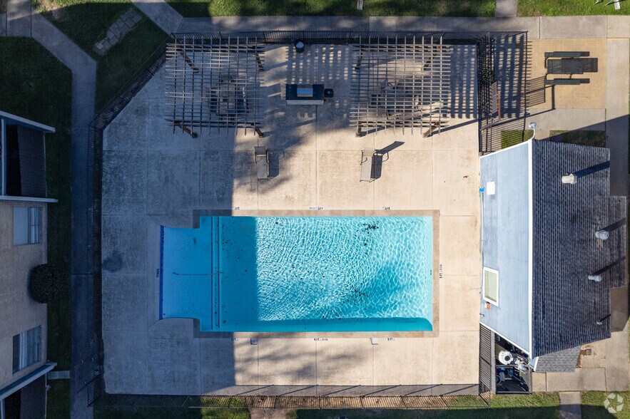 More Photos Of 311 Gladstell St, Conroe Apartments For Sale