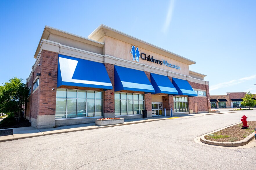 More Photos Of 5700 W Capitol Dr, Milwaukee Unknown For Lease