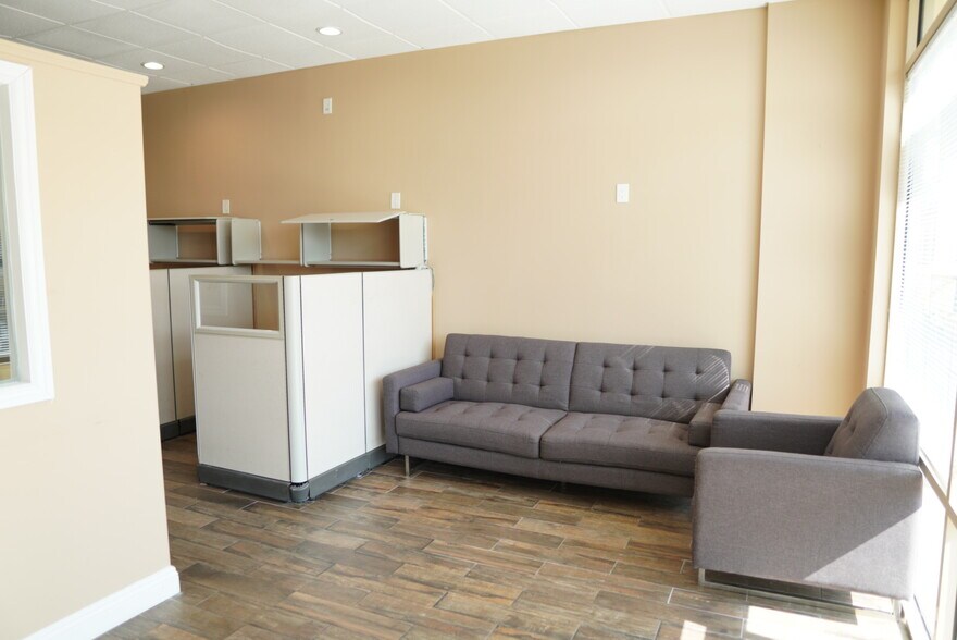 More Photos Of 227 W Valley Blvd, San Gabriel Unknown For Lease
