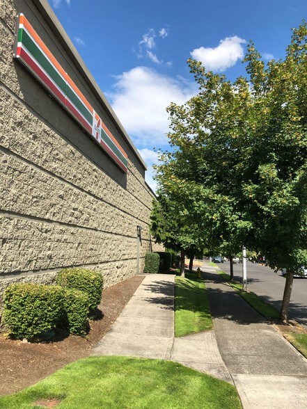 More Photos Of 5101 NE 112th Ave, Vancouver Freestanding For Lease