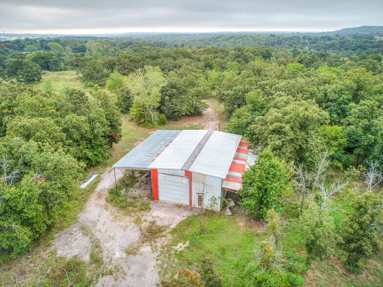 More Photos Of 6431 Frankoma Rd, Tulsa Warehouse For Sale