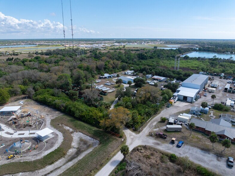 More Photos Of 3530 Laurel Rd E, North Venice Specialty For Sale