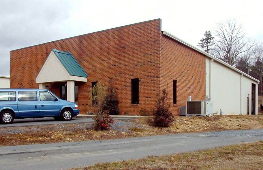 More Photos Of 4813 East Fork Ln, Monroe Light Manufacturing For Lease