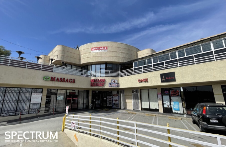 Primary Photo Of 18000 Ventura Blvd, Encino Restaurant For Lease