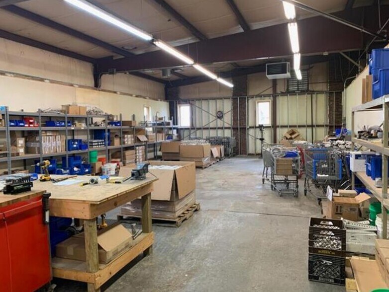 More Photos Of 505 Walnut St, Shirley Distribution For Lease