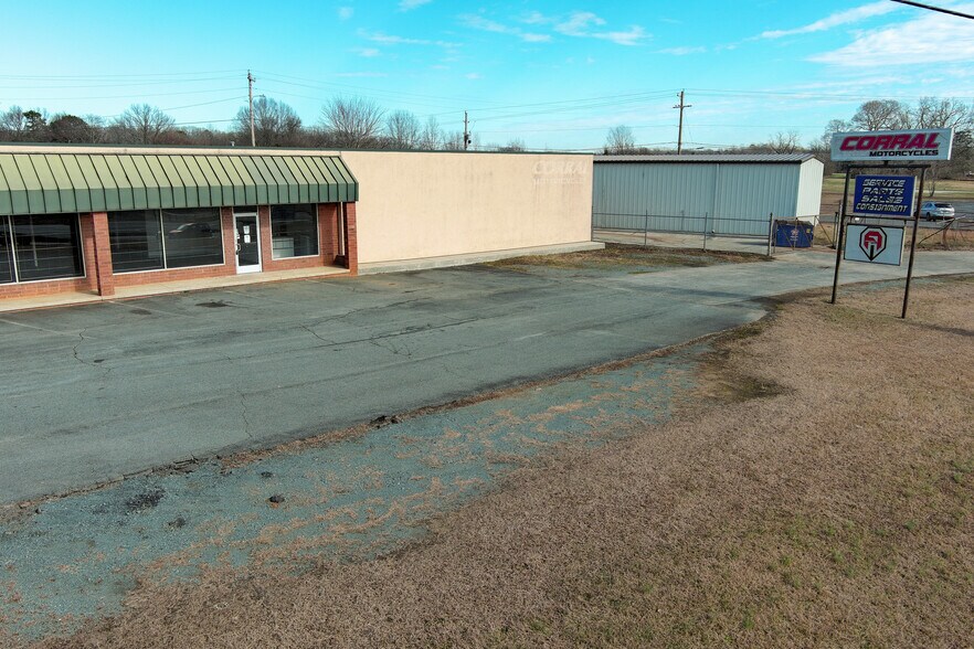 More Photos Of 3608 Roosevelt blvd, Monroe Storefront Retail Office For Sale