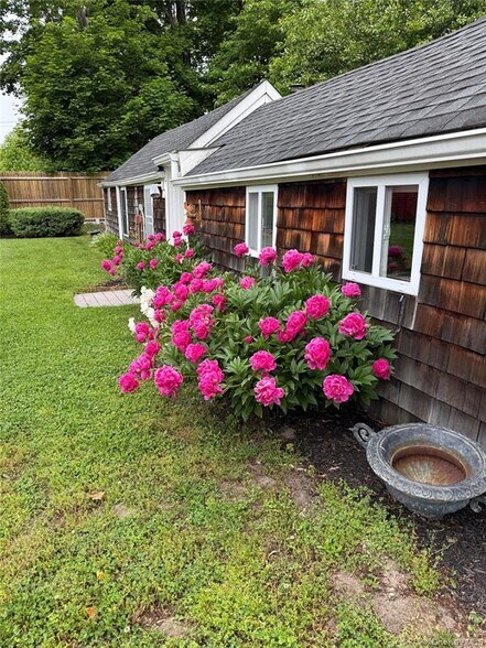 More Photos Of 247 Main St, Center Moriches Medical For Sale