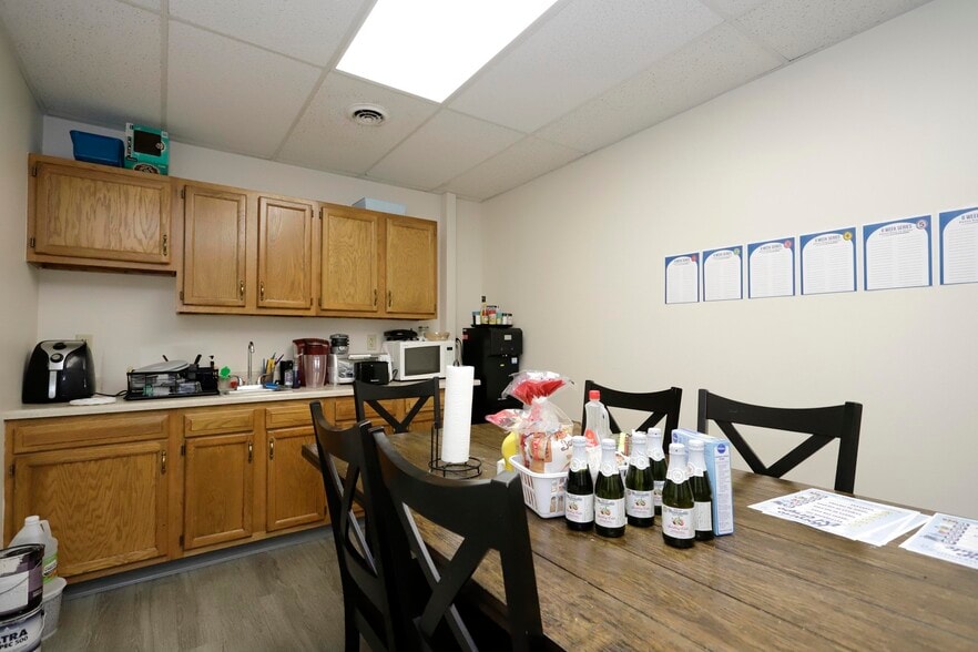 More Photos Of 1 Welby Rd, New Bedford Office For Sale