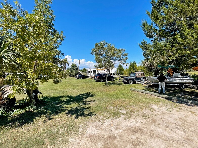 More Photos Of 2111 Sea Island Pky, Saint Helena Island General Retail For Sale