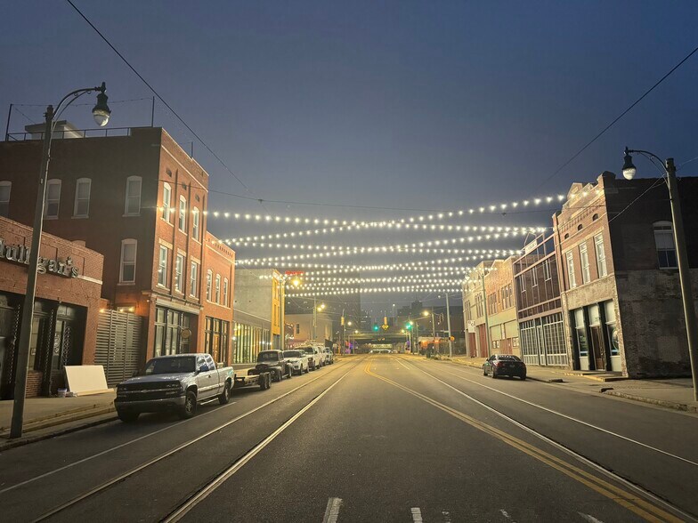 More Photos Of 358 Main St, Memphis Storefront Retail Residential For Lease