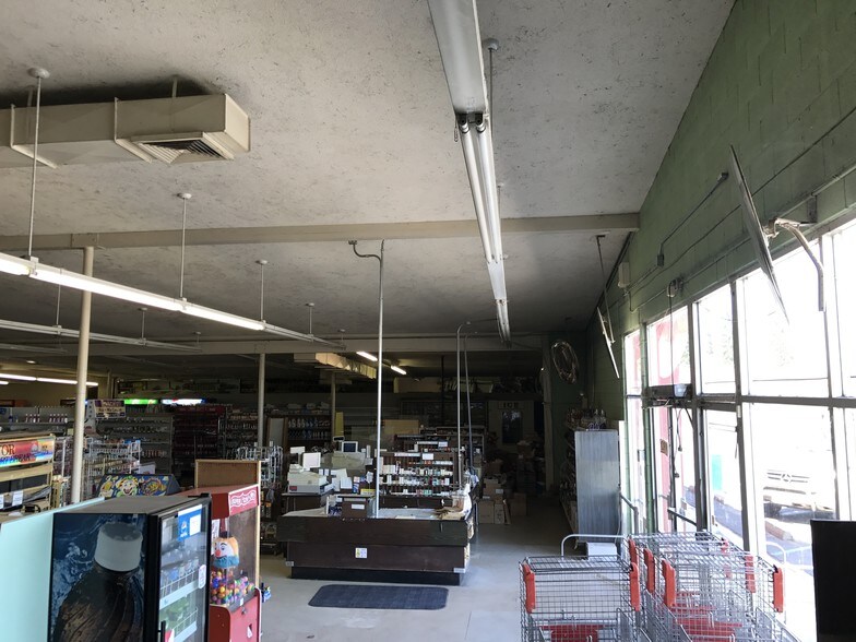 More Photos Of 1724 Main St, Livingston Freestanding For Sale